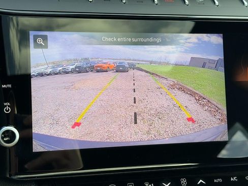 New 2026 Jeep Grand Cherokee Altitude AWD/4WD image 17