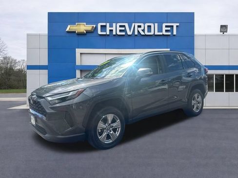 Used 2025 Toyota RAV4 XLE AWD/4WD image 3