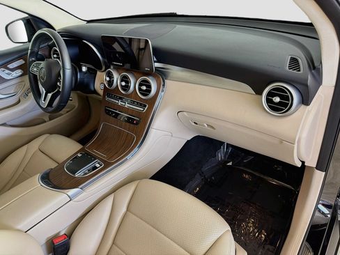 Used 2022 Mercedes-Benz GLC 300 image 29