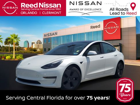 Used 2023 Tesla Model 3 Standard Range RWD image 1