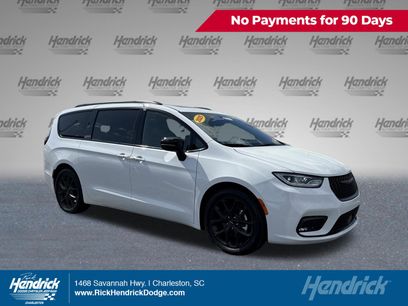 Used 2025 Chrysler Pacifica Limited
