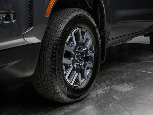 Used 2024 Nissan Frontier SL w/ Technology Package image 7