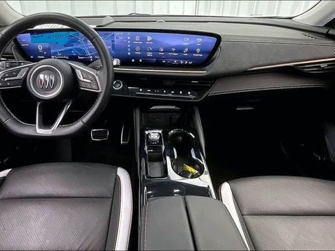 Certified 2025 Buick Envision Sport Touring image 14