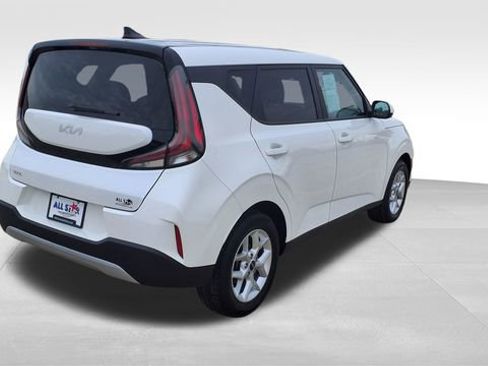 Used 2024 Kia Soul LX w/ Option Group 015 image 8