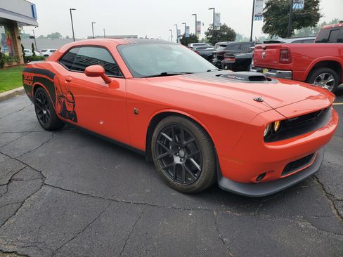Used 2016 Dodge Challenger R/T Scat Pack image 4