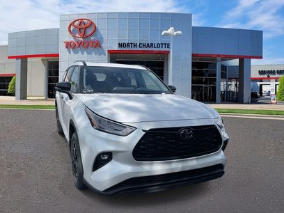 New 2025 Toyota Highlander XLE