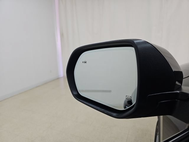 Used 2025 Buick Enclave Preferred AWD/4WD image 14