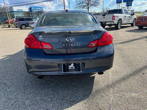 Used 2010 INFINITI G37 Journey w/ Premium Pkg image 16