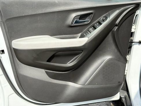 Used 2019 Chevrolet Trax LT w/ Driver Confidence Package image 16