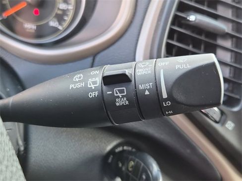 Used 2015 Jeep Cherokee Latitude w/ Cold Weather Group image 25