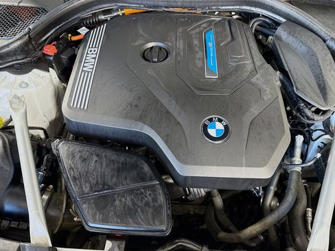 Used 2023 BMW 530e w/ M Sport Package image 39