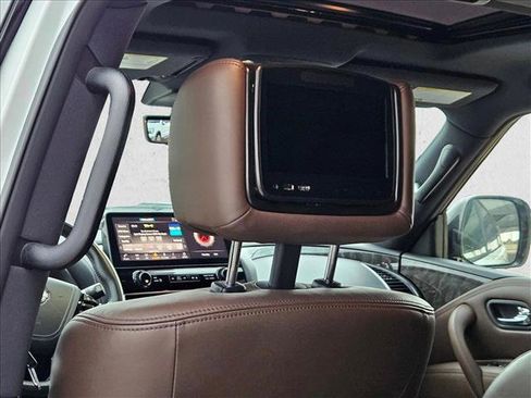 Used 2022 Nissan Armada Platinum RWD image 17