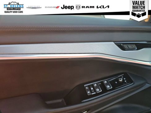Used 2024 Jeep Wagoneer Launch Edition AWD/4WD image 18