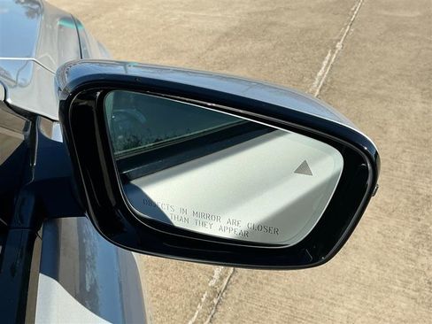 Used 2016 BMW 750i xDrive image 16