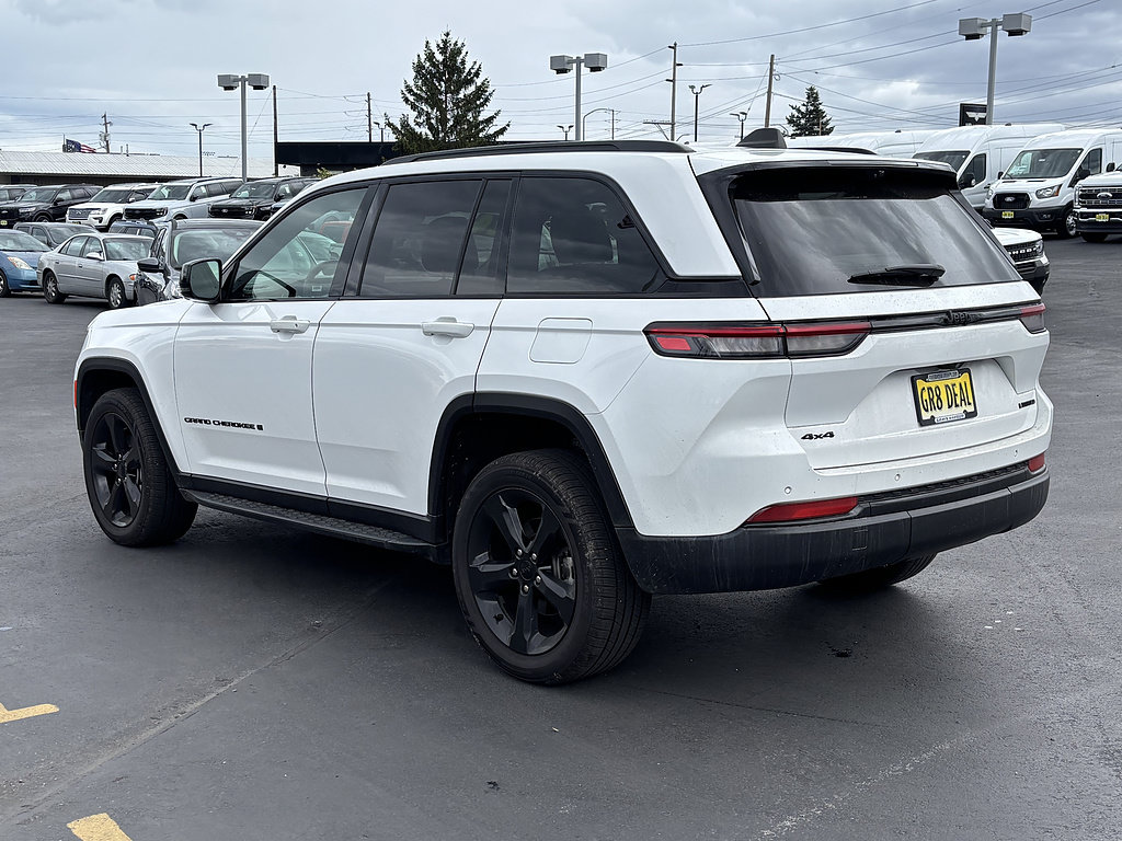 Used 2024 Jeep Grand Cherokee Limited w/ Luxury Tech Group II AWD/4WD image 8