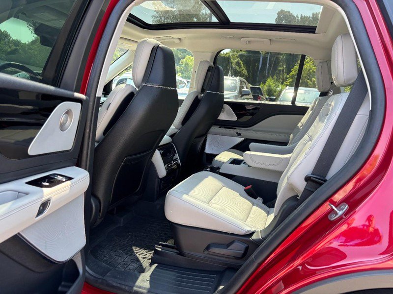 Certified 2025 Lincoln Aviator Reserve w/ Equipment Group 201A AWD/4WD image 12