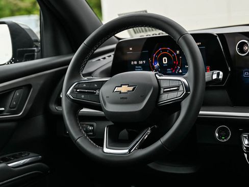 New 2026 Chevrolet Traverse LT w/ Driver Confidence Package AWD/4WD image 16
