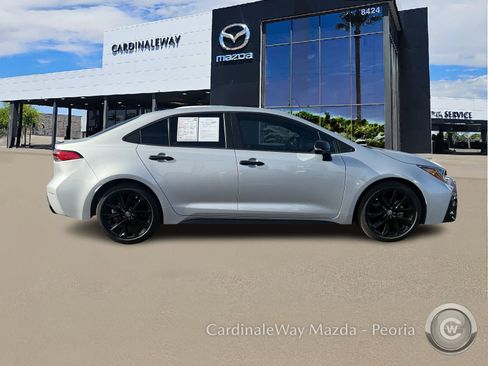 Used 2022 Toyota Corolla SE w/ Carpet Mat Package (TMS) image 10