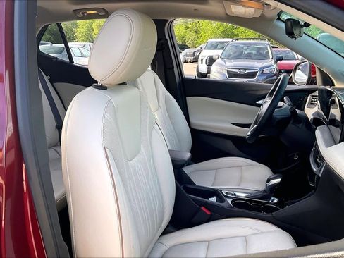 Used 2025 Buick Encore GX Avenir w/ Avenir Technology Package FWD image 9