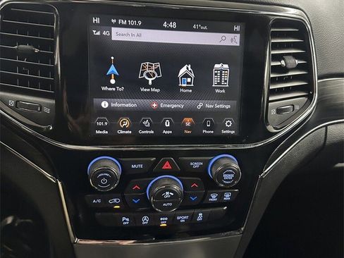 Used 2020 Jeep Grand Cherokee Limited w/ Premium Lighting Group image 23