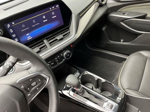 Certified 2024 Chevrolet Trax ACTIV FWD image 16