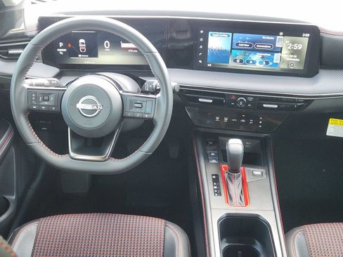 Certified 2025 Nissan Kicks SR FWD image 30