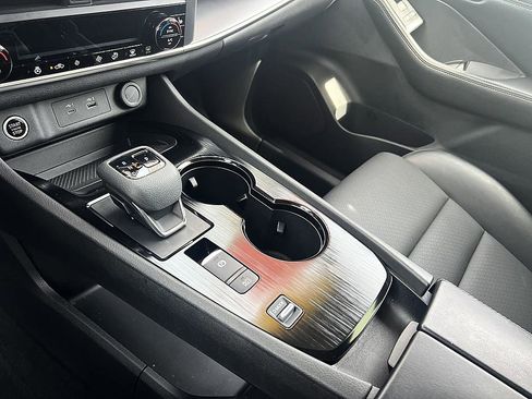 Used 2023 Nissan Rogue SV w/ SV Premium B Package image 27