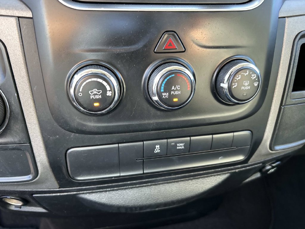 Used 2015 RAM 1500 Express RWD image 46