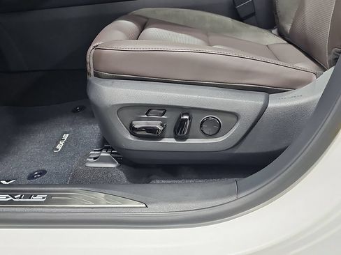 New 2026 Lexus RX 450h AWD image 28