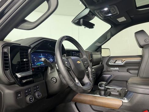 Used 2024 Chevrolet Silverado 1500 High Country AWD/4WD image 21