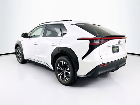 Used 2023 Toyota bZ4X XLE w/ Weather Package image 5