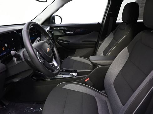 Used 2025 Chevrolet TrailBlazer LT w/ Convenience Package image 13