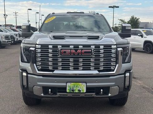 Used 2025 GMC Sierra 2500 Denali w/ Denali Reserve Package AWD/4WD image 9