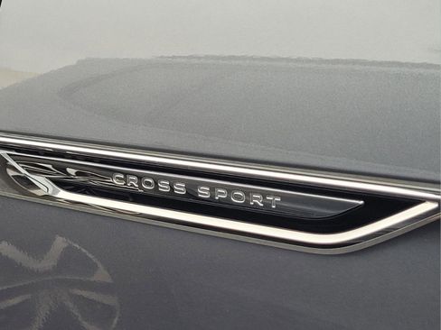 Used 2024 Volkswagen Atlas Cross Sport SEL R-Line image 9