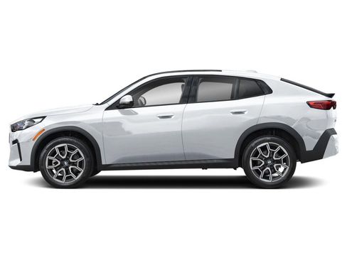 New 2026 BMW X2 xDrive28i w/ Technology Package AWD/4WD image 3