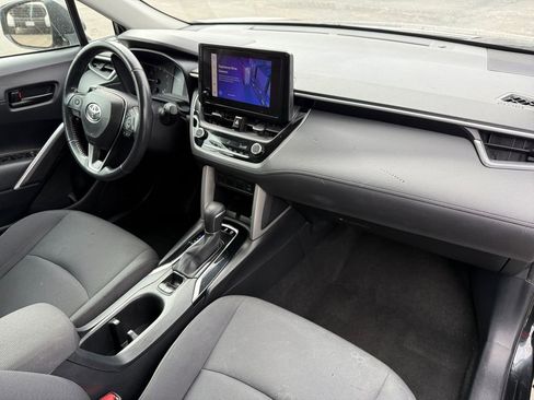 Certified 2024 Toyota Corolla Cross LE image 17