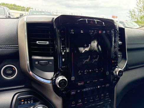 Used 2022 RAM 1500 Laramie AWD/4WD image 28