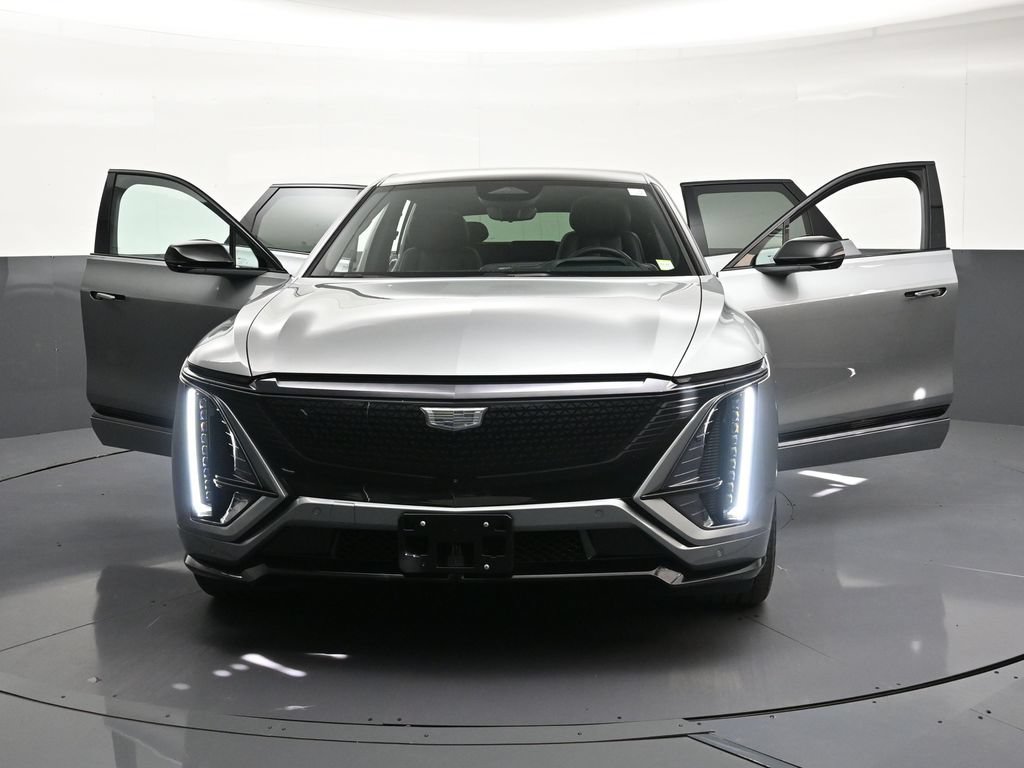 Used 2026 Cadillac Lyriq V w/ LPO, Floor Liner Package AWD/4WD image 37