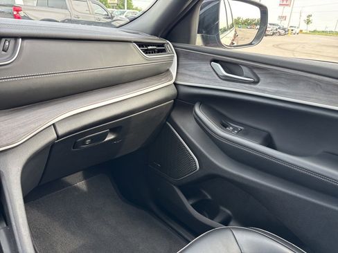 Used 2024 Jeep Grand Cherokee Limited 4xe image 25