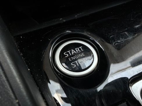 Used 2025 Nissan Versa SV FWD image 22