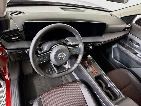 Used 2026 Nissan Kicks SR w/ SR Premium Package image 7