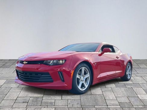 Used 2018 Chevrolet Camaro LT image 3