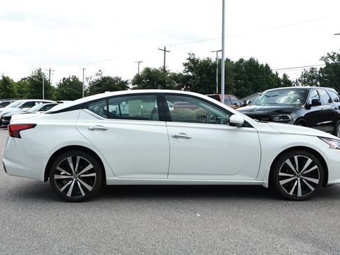 Used 2019 Nissan Altima 2.5 Platinum AWD/4WD image 4