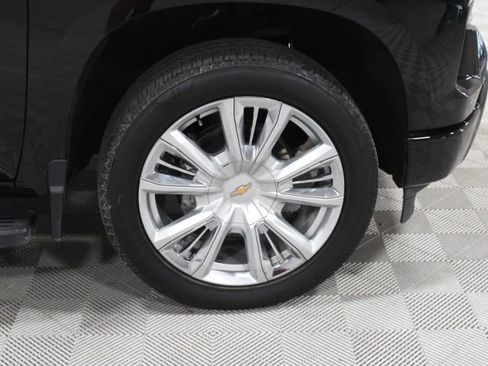 Used 2023 Chevrolet Silverado 1500 High Country w/ High Country Premium Package AWD/4WD image 46