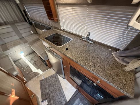 Used 2008 Dodge Sprinter 2500 w/ Trailer Tow Group image 43