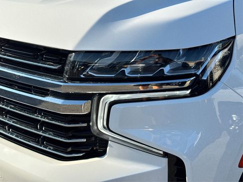 Used 2022 Chevrolet Tahoe LT w/ Luxury Package image 16