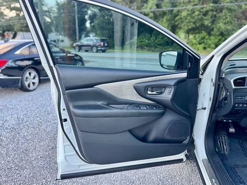 Used 2018 Nissan Murano SL w/ Midnight Edition Package FWD image 7