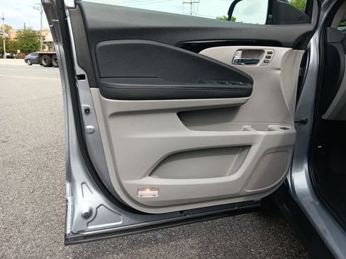 Used 2022 Honda Pilot Touring image 35