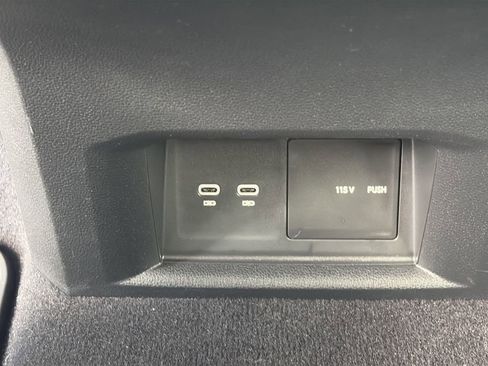 Used 2021 Volkswagen Atlas Cross Sport SE FWD image 32