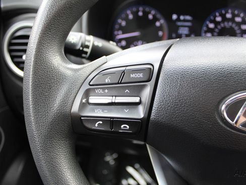 Used 2021 Hyundai Kona SE FWD image 16